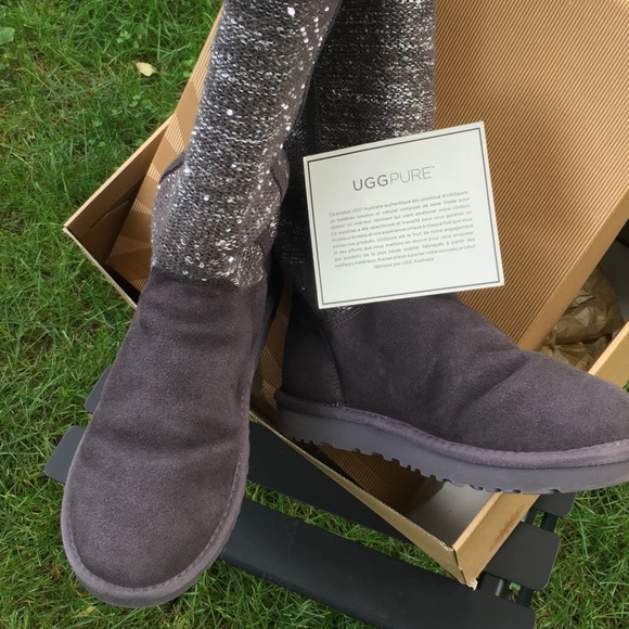 UGG Shoes - 🎁Ugg Camaya Boots Size 10